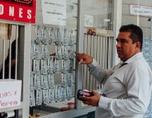 Los compradores aseguran que compran los boletos para apoyar a la causa del Presidente, y algunos incluso enmarcarán el billete. EL INFORMADOR/G. Gallo