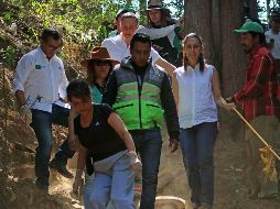 Claudia Sheinbaum, jefa de Gobierno de la Ciudad de México, participa durante la jornada de Sábado de Tequio en la colonia Granjas, alcaldía de Cuajimalpa. SUN/F. Rojas