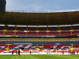 Las tribunas del estadio Jalisco lucirán vacías este mediodía cuando Leones Negros reciba al cuadro de Zacatecas. EL INFORMADOR/D. Reos