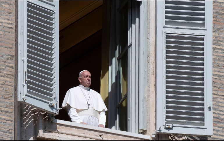 Cada mañana el Papa Francisco reza por las familias y los médicos que afrontan esta pandemia y lo hace en la misa de su residencia, Casa Santa Marta. AFP /