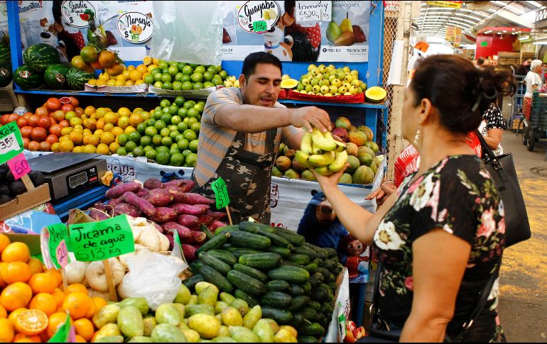Comerciantes reiteran que suficientes alimentos y productos sanitizantes para poder contener la emergencia sanitaria. EL INFORMADOR / ARCHIVO