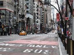 La 5a avenida en Manhattan, Nueva York, luce casi vacía este domingo por las medidas contra el coronavirus. AFP/S. Keith