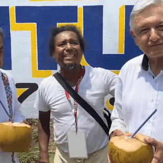 López Obrador se compromete a regalar "cachitos"