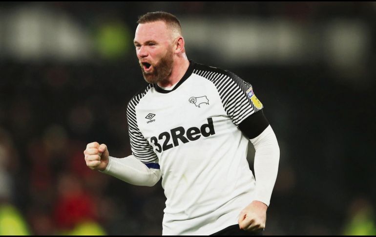 El delantero del Derby County señaló que todas las competencias tendrían que haber sido suspendidas desde hace tiempo. TWITTER/@waynerooney