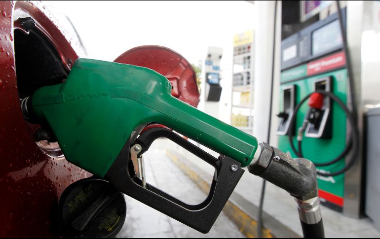 El precio de combustible más alto se encuentra en la Ciudad de México a 29.29 pesos, y el más bajo en Veracruz a 17.57 pesos por litro. EL INFORMADOR / ARCHIVO