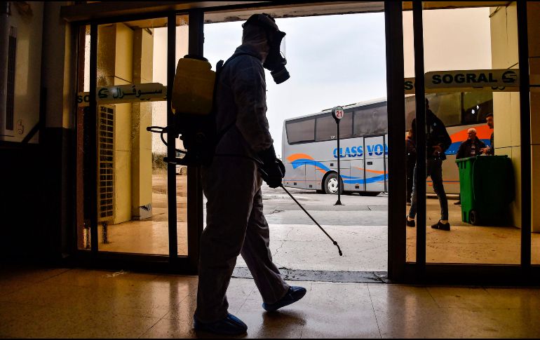 El miércoles pasado, la OMS declaró como pandemia al Covid-19. AFP / R. Kramdi