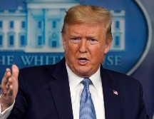 Trump instó el lunes a los estadounidenses a evitar las reuniones de más de 10 personas para frenar la propagación del COVID-1. AP/E. Vucci