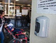 Las entradas del Centro Administrativo Tlajomulco (CAT) y demás edificios de gobierno cuentan con gel sanitizante. EL INFORMADOR / ARCHIVO