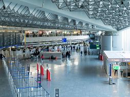 Bukele determinó que la pista del aeropuerto de El Salvador queda cerrada a aviones que no sean de carga hasta nuevo aviso. EFE/T. Wagner