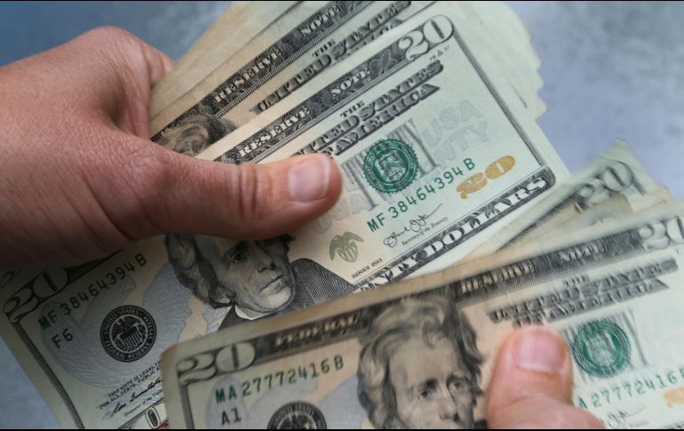 La fortaleza del dólar está relacionada con la desconfianza de los inversionistas sobre la efectividad de los estímulos monetarios anunciados por los bancos centrales. AP / ARCHIVO