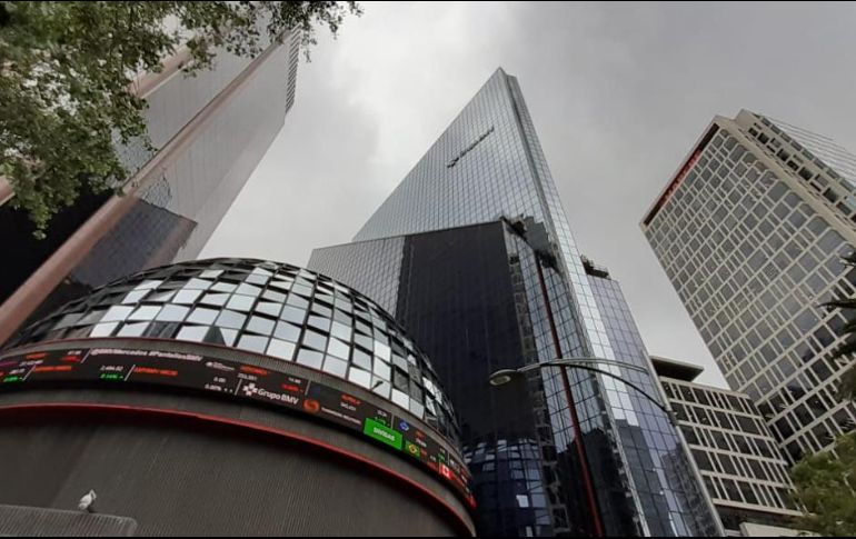 Según protocolos de la BMV, cuando hay caídas de 7.0 por ciento, las cotizaciones se detienen y después se reinician, si la caída llega a 13 por ciento, se vuelven a de detener otros 15 minutos, para analizar la situación. EL INFORMADOR /ARCHIVO