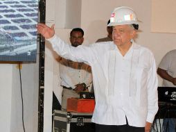 López Obrador apunta que el desplome en los precios del petróleo hubiese sido fatal sin la producción del crudo en México. NTX / ARCHIVO