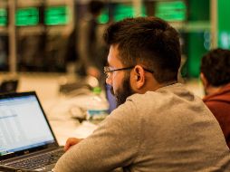 En el CUCS se otorgó un taller para que sus estudiantes aprendan a utilizar herramientas digitales y poder así hacer sus clases de manera virtual. EL INFORMADOR / ARCHIVO