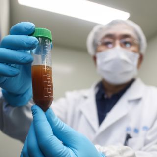 China desarrolla vacuna contra el coronavirus; autoriza pruebas en humanos