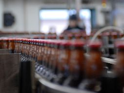 La CNDH señaló que podría haber agua para la producción de cerveza en Mexicali los próximos 50 años, pero a costa del consumo personal y doméstico. AP/Archivo