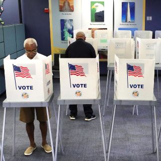 Retrasan convención demócrata en EU para elegir candidato presidencial