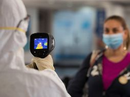 El 42% de los infectados se encuentran hospitalizados, cinco mil 717 personas, de las que 774 casos, los más graves, se encuentran ingresados en Unidades de Cuidados Intensivos (UCIs). EFE / O. Barría