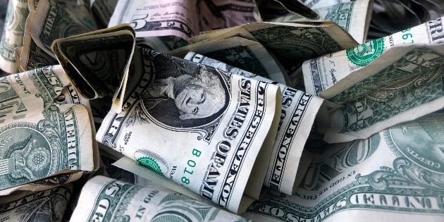 Coronavirus dispara el d&oacute;lar al menudeo, se vende en 24.29 pesos