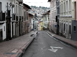 El país está bajo estado de excepción por 14 días, lo que implica el cierre de los servicios públicos -menos los sanitarios y seguridad-, y las actividades del sector privado, excepto de alimentación, salud y finanzas. EFE / J. Jácome