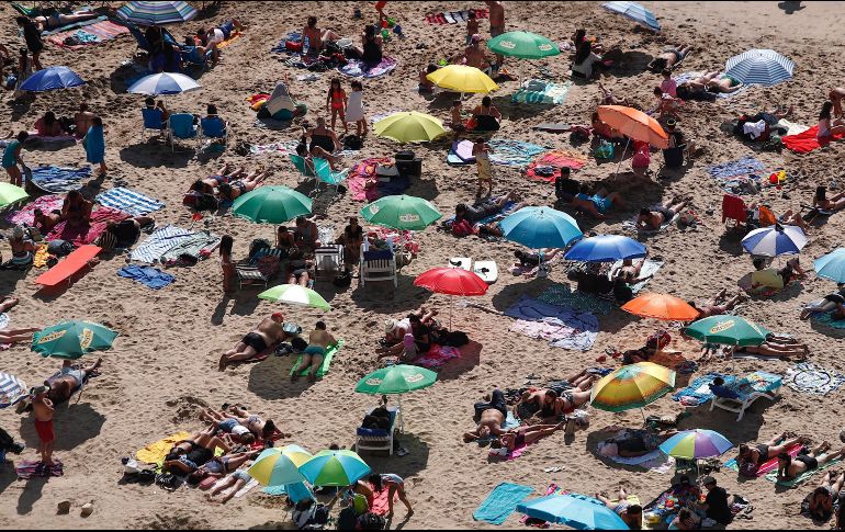 Los diputados tomaron esta decisión luego de que el pasado fin de semana largo, las playas del estado se llenaron con paseantes. EFE / ARCHIVO