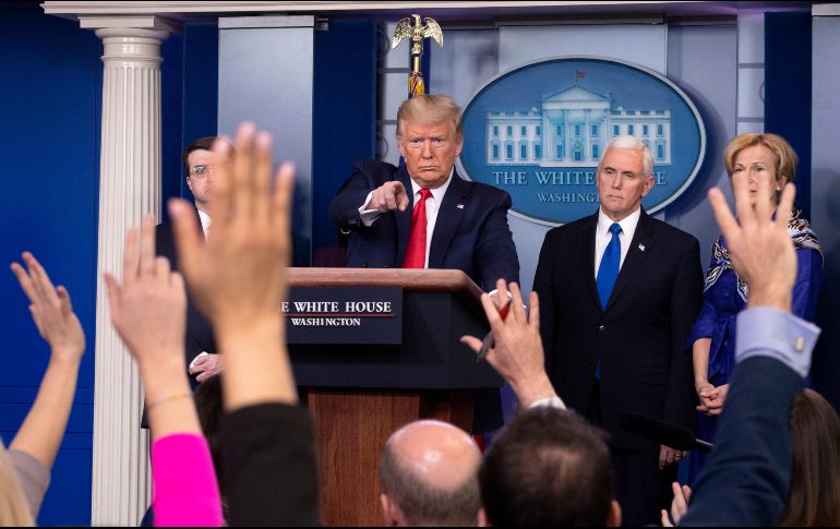 Trump declaró que no planea, por ahora, cerrar la frontera con México a los viajes no esenciales como lo hizo con Canadá. EFE/K. Dietsch