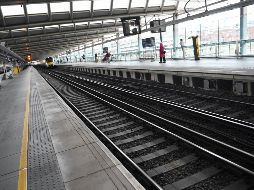 Todas las unidades de transporte público, así como las empresas que cuenten con transporte de personal, deberán desinfectar periódicamente. EFE / A. Rain