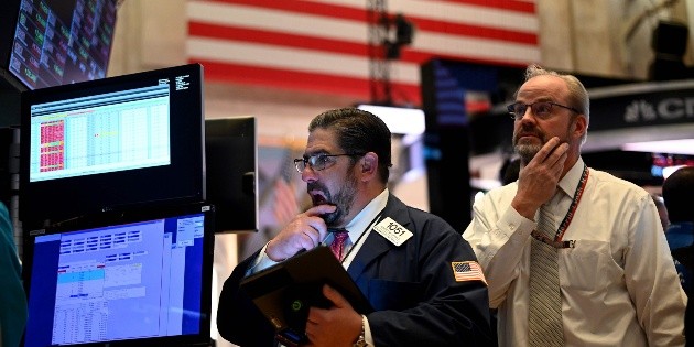 Wall Street cae por temor a recesi&oacute;n por el coronavirus
