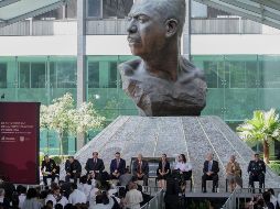 Un busto del ex presidente Lázaro Cárdenas en los actos por el aniversario de la nacionalización del petróleo. NOTIMEX/M. González