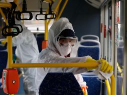 Ante la rápida propagación del COVID-19, el Kremlin señala que no descarta reforzar las medidas restrictivas adoptadas para frenar la pandemia del coronavirus en la Federación Rusa. EFE / EPA / A. Maltsev