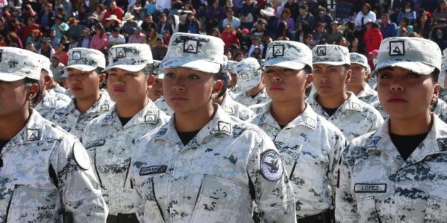 L&oacute;pez Obrador participa en evento de la GN con cinco mil personas