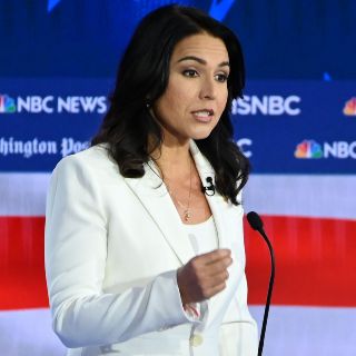 Renuncia la única mujer que quedaba en la carrera presidencial demócrata