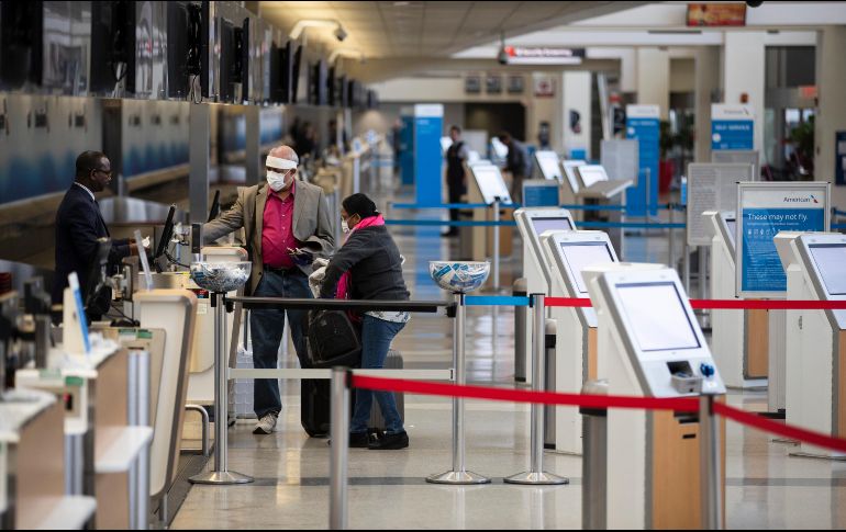 Advierten que quienes viajen deben estar preparados para permanecer en el extranjero 