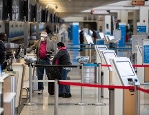 Advierten que quienes viajen deben estar preparados para permanecer en el extranjero 