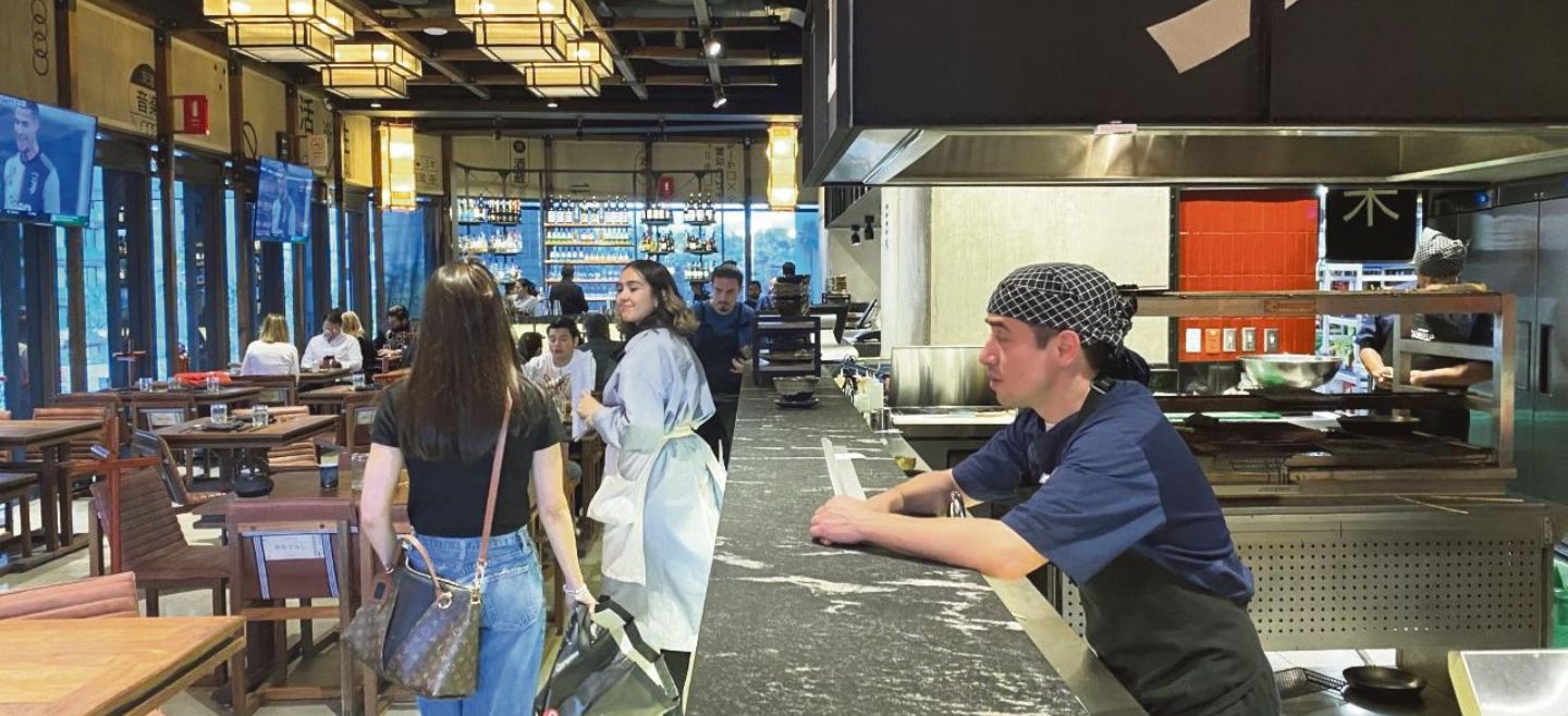 Ambiente. Relajado y casual. ESPECIAL