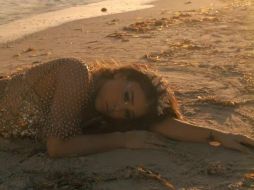 Danna Paola lanza video en versión extendida de su tema "Sodio"