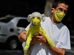 Las prendas de fibras sintéticas son más apropiadas ya que repelen de mejor manera los microorganismos. AFP / F. Parra