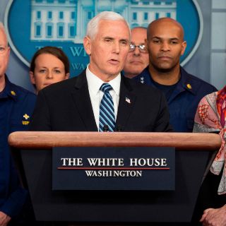 Miembro del equipo de Mike Pence da positivo a COVID-19