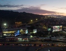 México y EU anunciaron el viernes un plan conjunto para restringir los viajes no esenciales a través de la frontera en respuesta a la pandemia de COVID-19, pero sin afectar el comercio. AFP / G. Arias