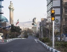Calles de Teherán, la capital iraní, lucen vacías este sábado. XINHUA/A. Halabisaz