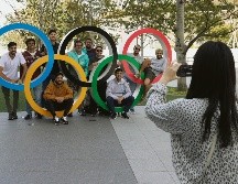 INCERTIDUMBRE. Afuera de las instalaciones olímpicas en Tokio hay muestras de optimismo de que los Juegos se celebrarán, pero cada vez se suman más voces que se oponen al evento. AP• G. Borgia