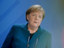 Angela Merkel confirmó este domingo que estuvo en contacto con un médico que dio positivo por COVID-19. EFE / C. Bilan