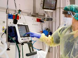 Empresas en todo el mundo se suman cada vez más a la ayuda en las regiones más afectadas por el COVID-19, tomando en cuenta la difícil situación que está por venir en los mercados financieros.  AFP / J. Guez