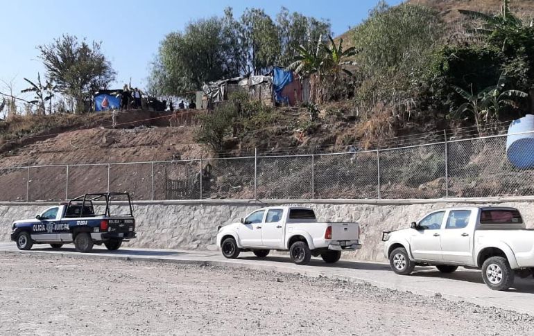 Oficiales encuentran el cuerpo de un hombre en el fraccionamiento Vistas del Valle, Tonalá. ESPECIAL
