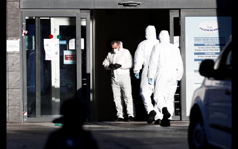 Luego de darse a conocer el anuncio, miembros de la Unidad Militar de Emergencias acudieron al lugar para acondicionarlo adecuadamente. EFE/Mariscal