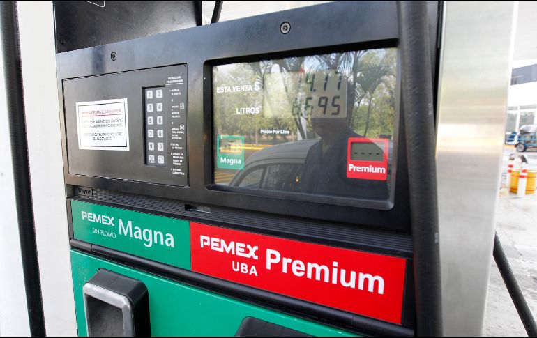 López Obrador hizo un llamado a la población para mantenerse alerta y no comprar gasolina a más de 17 pesos por litro. EL INFORMADOR / ARCHIVO