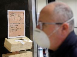 España está aplicando sanciones a quienes violen el confinamiento que se ha ordenado para evitar la propagación del COVID-19. EFE / R. Jiménez