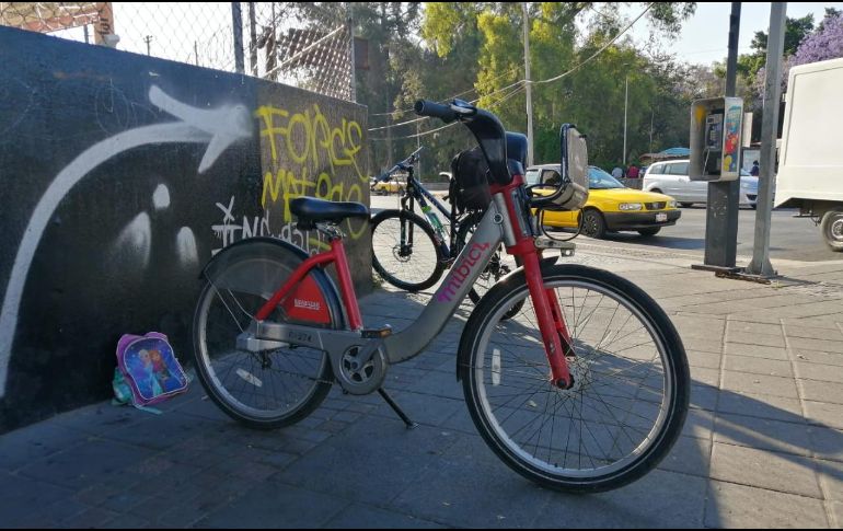 El vehículo había sido robado el domingo 22 de marzo en una estación ubicada en avenida La Paz y Federalismoi. ESPECIAL / Poolicía de Guadalajara