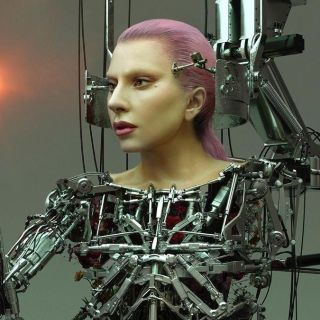 Lady Gaga pospone el lanzamiento de su nuevo disco por el coronavirus