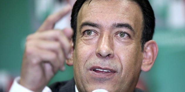 Operan a Humberto Moreira tras infarto