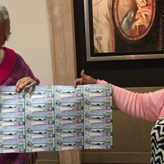 Compran en Segob boletos para rifa del avión presidencial